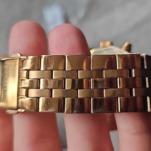 Michael Kors Rose Gold Watch - Picture 13 of 13